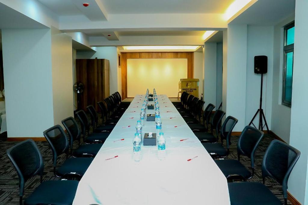Hotel Gemsy Yangon